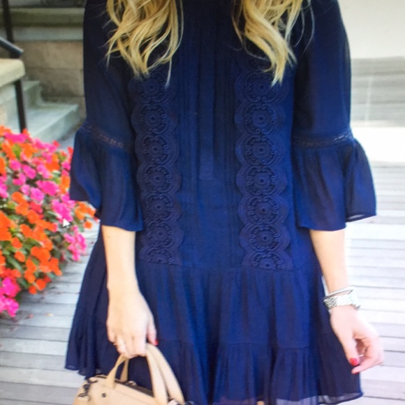 LOFT Dresses & Skirts - Lace flounce dress